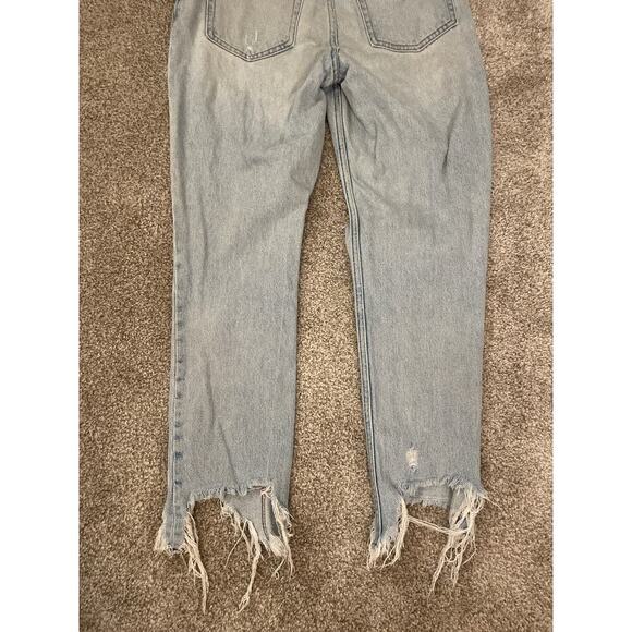 Abercrombie & Fitch High Rise Distressed Raw Hem Mom Jean, 4R (27) - Picture 7 of 7